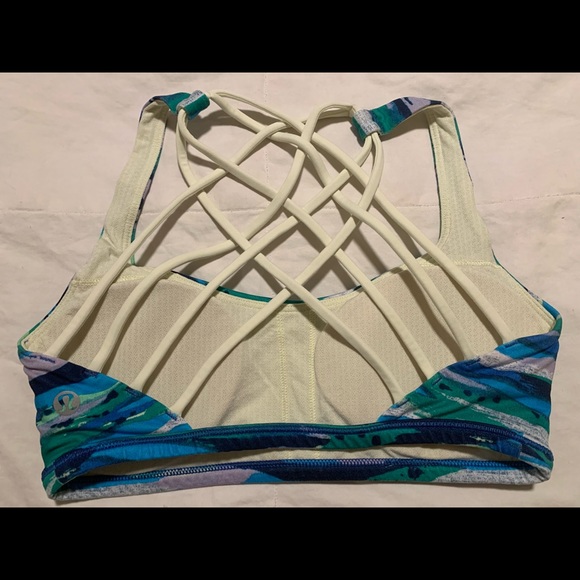 Lululemon Sports Bra, Size 4 - Picture 2 of 3